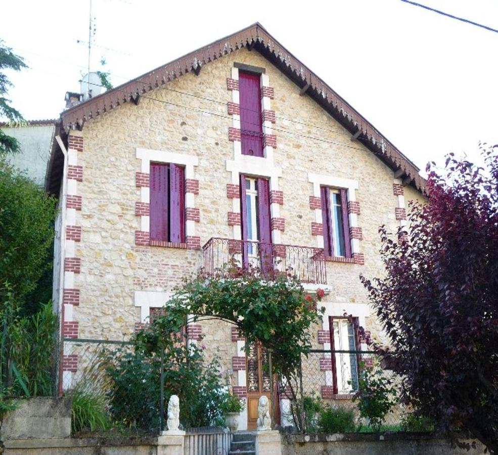 Bed And Breakfast Les Roses Multicolores Du 47 Fumel Exterior foto