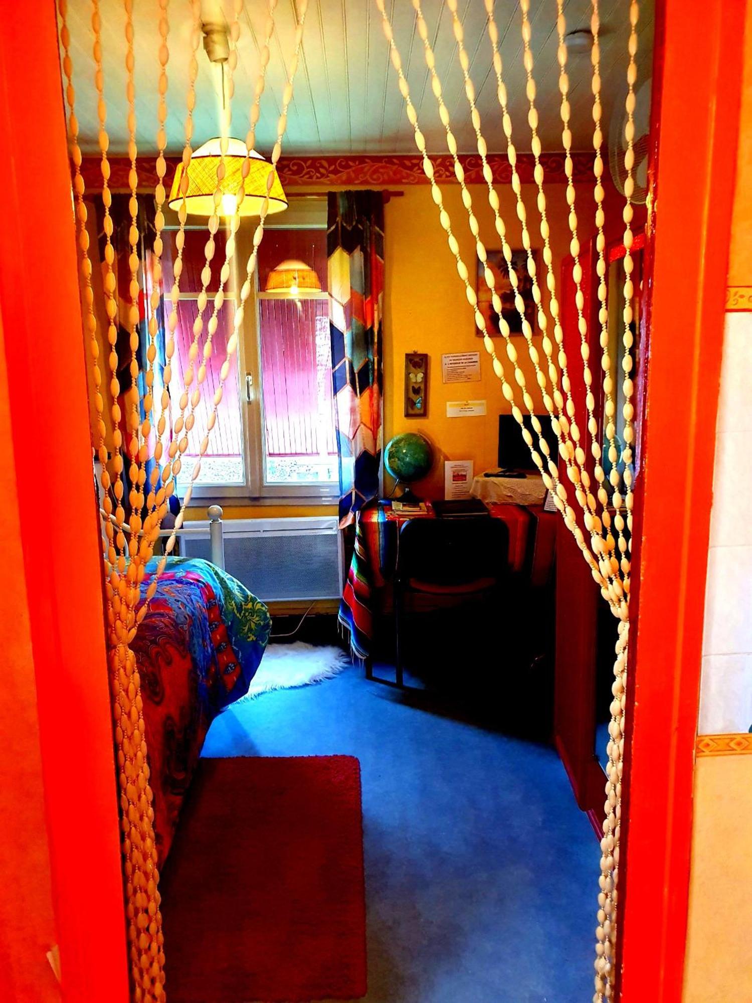 Bed And Breakfast Les Roses Multicolores Du 47 Fumel Exterior foto